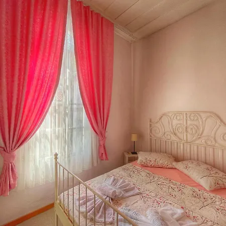 Eolya Konuk Evi Hotel Ayvalı