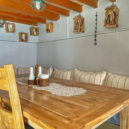 Eolya Konuk Evi Ayvalı