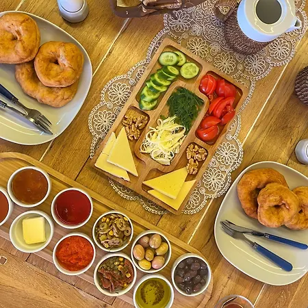 Hotel Eolya Konuk Evi 3*