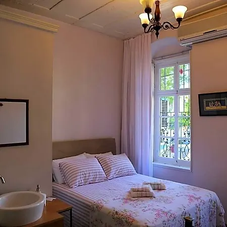 Eolya Konuk Evi 3* Ayvalik