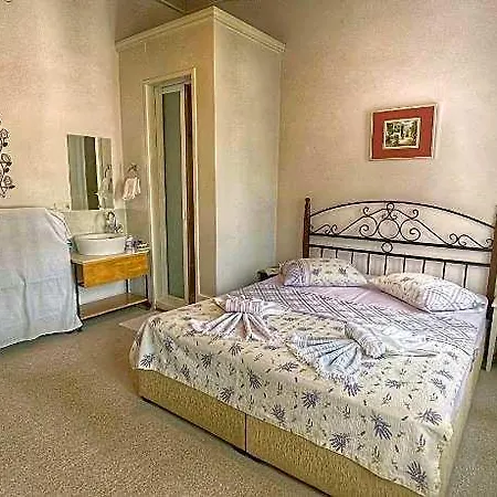 Eolya Konuk Evi 3*